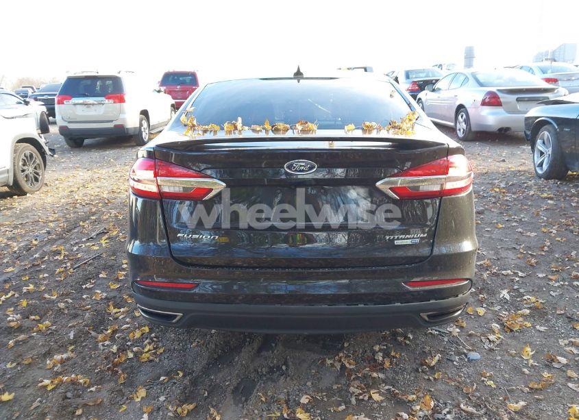 Photo 16 of 2019 Ford Fusion TITANIUM (VIN 3FA6P0D91KR119036)