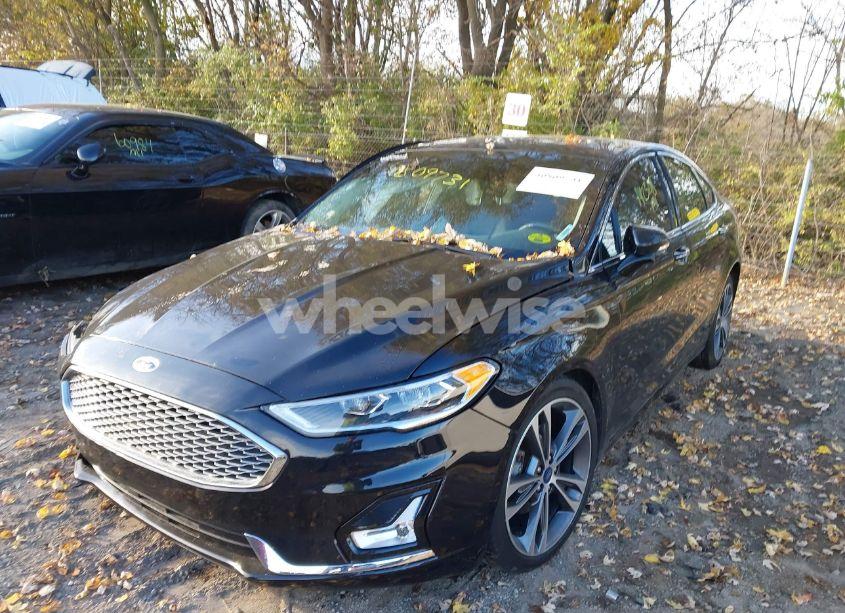 Photo 2 of 2019 Ford Fusion TITANIUM (VIN 3FA6P0D91KR119036)
