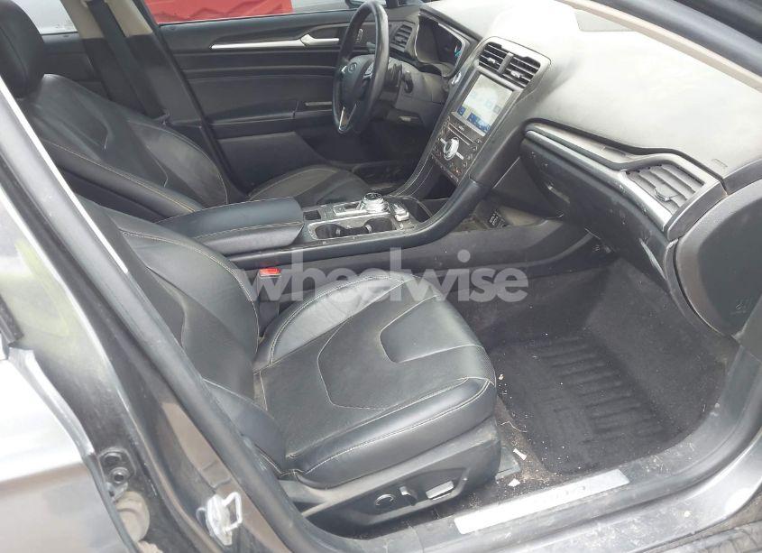 Photo 5 of 2019 Ford Fusion TITANIUM (VIN 3FA6P0D91KR143370)