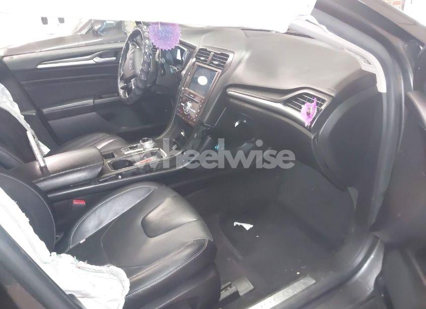 Photo 5 of 2020 Ford Fusion TITANIUM (VIN 3FA6P0D91LR193543)