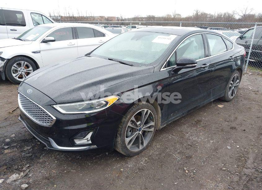 Photo 2 of 2019 Ford Fusion TITANIUM (VIN 3FA6P0D92KR184140)