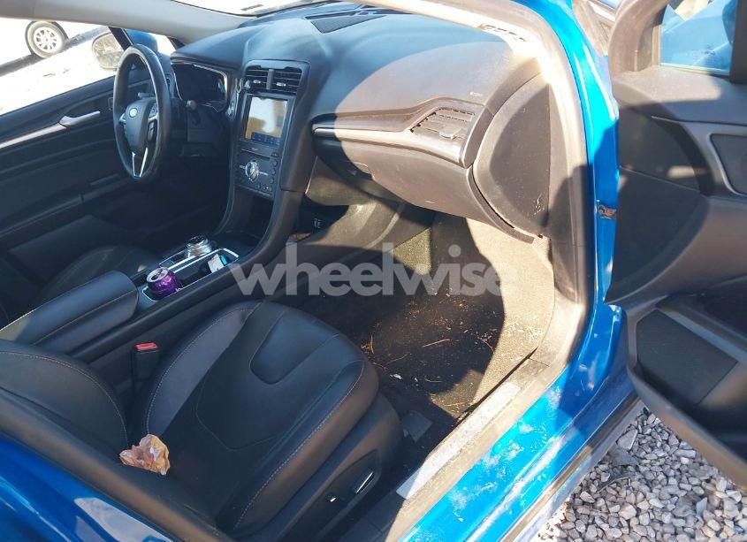 Photo 5 of 2020 Ford Fusion TITANIUM (VIN 3FA6P0D92LR130953)