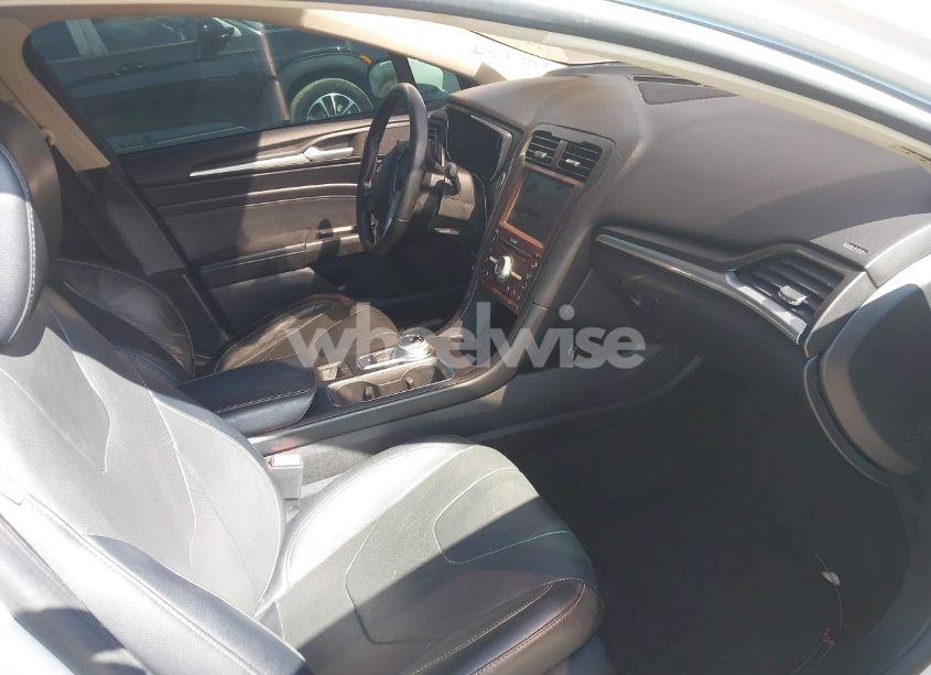 Photo 5 of 2020 Ford Fusion TITANIUM (VIN 3FA6P0D92LR153181)