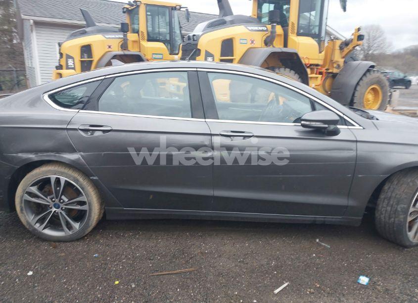 Photo 14 of 2019 Ford Fusion TITANIUM (VIN 3FA6P0D93KR124299)