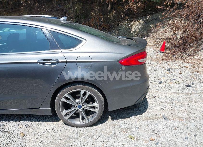 Photo 18 of 2019 Ford Fusion TITANIUM (VIN 3FA6P0D93KR124299)