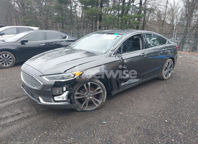Photo 2 of 2019 Ford Fusion TITANIUM (VIN 3FA6P0D93KR124299)