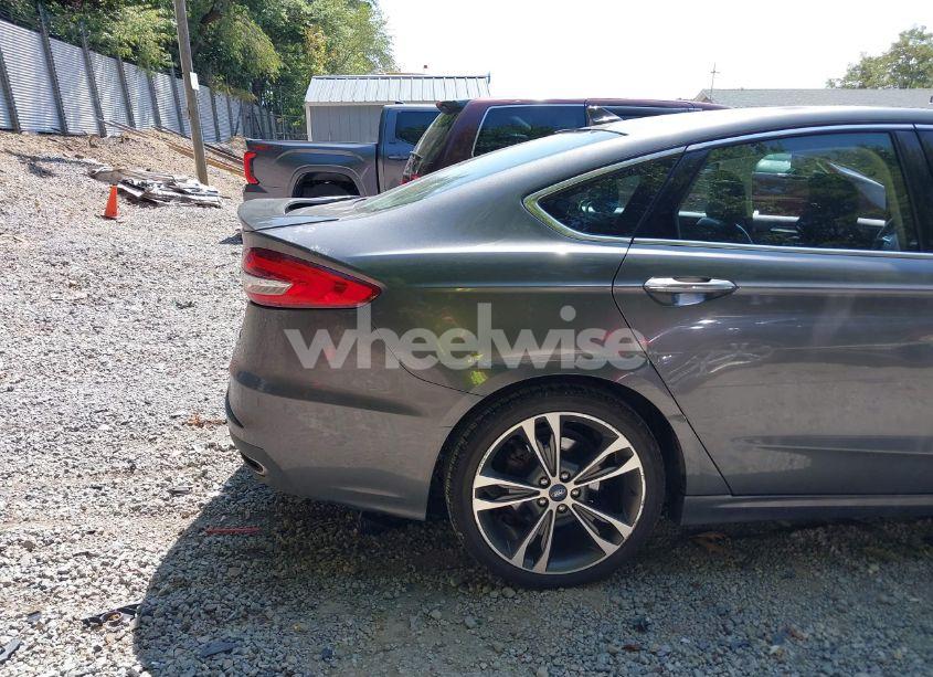 Photo 20 of 2019 Ford Fusion TITANIUM (VIN 3FA6P0D93KR124299)
