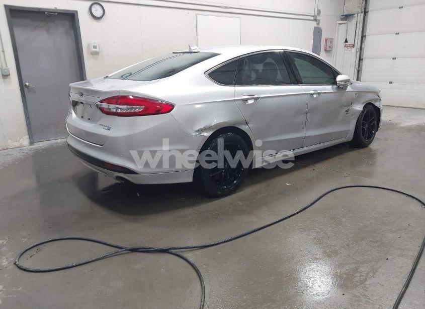 Photo 4 of 2019 Ford Fusion TITANIUM (VIN 3FA6P0D94KR154606)