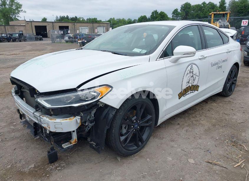 Photo 2 of 2020 Ford Fusion TITANIUM (VIN 3FA6P0D94LR133269)