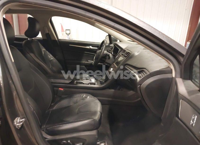 Photo 5 of 2018 Ford Fusion TITANIUM (VIN 3FA6P0D96JR225576)