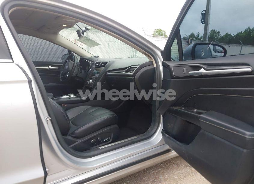 Photo 5 of 2018 Ford Fusion TITANIUM (VIN 3FA6P0D97JR194208)