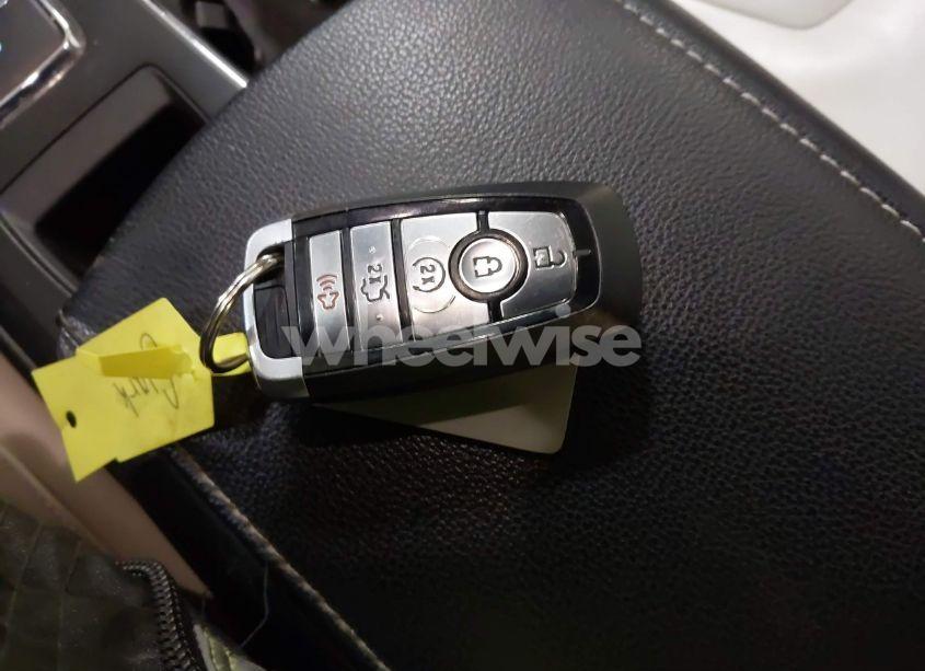 Photo 11 of 2018 Ford Fusion TITANIUM (VIN 3FA6P0D97JR271966)