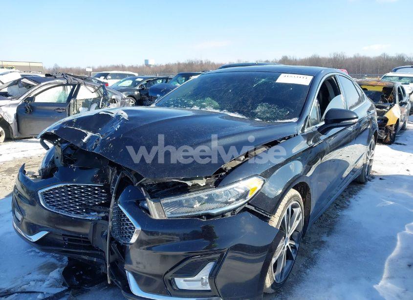 Photo 2 of 2019 Ford Fusion TITANIUM (VIN 3FA6P0D97KR253050)
