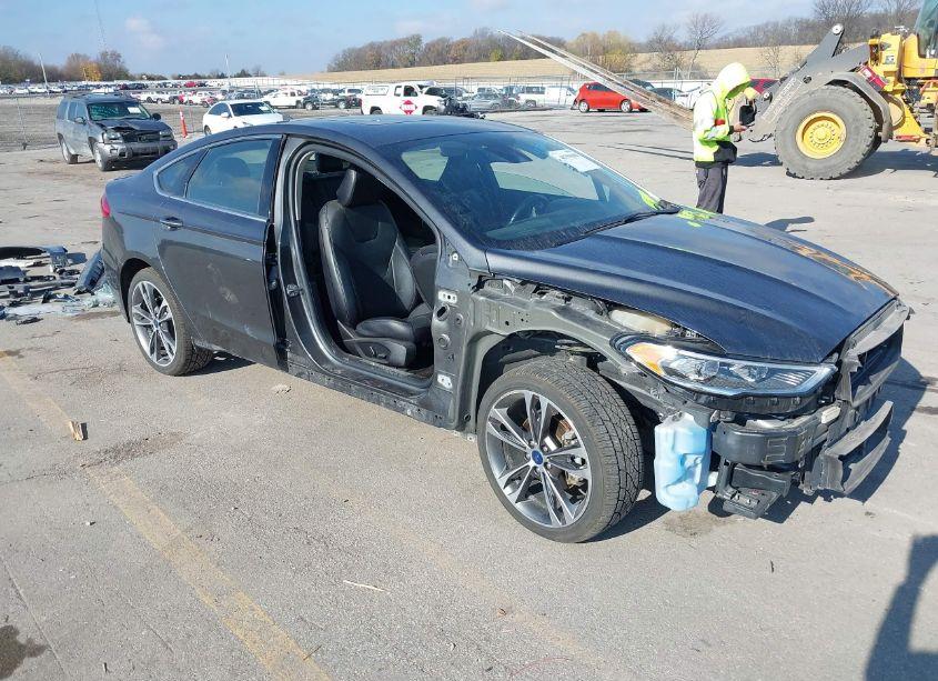 2020 Ford Fusion TITANIUM (VIN 3FA6P0D97LR199606) main photo