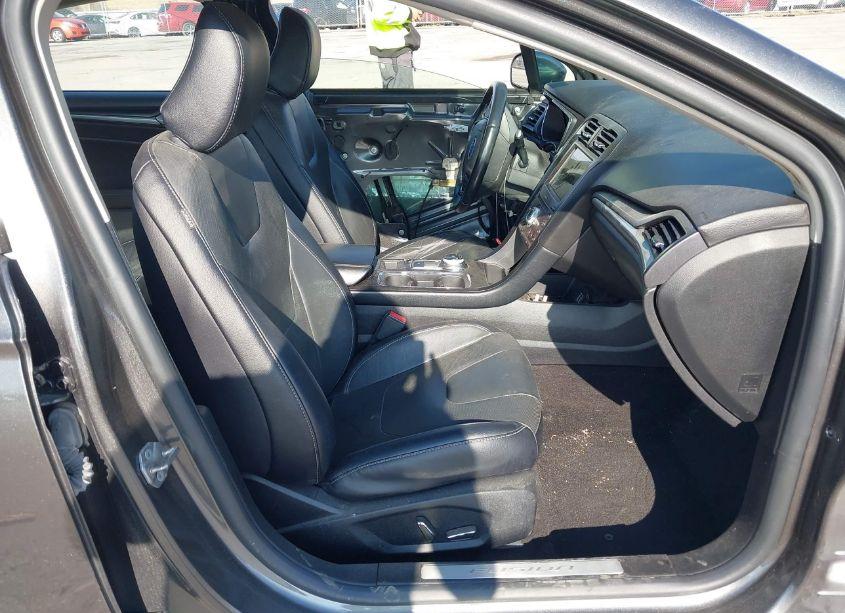 Photo 5 of 2020 Ford Fusion TITANIUM (VIN 3FA6P0D97LR199606)