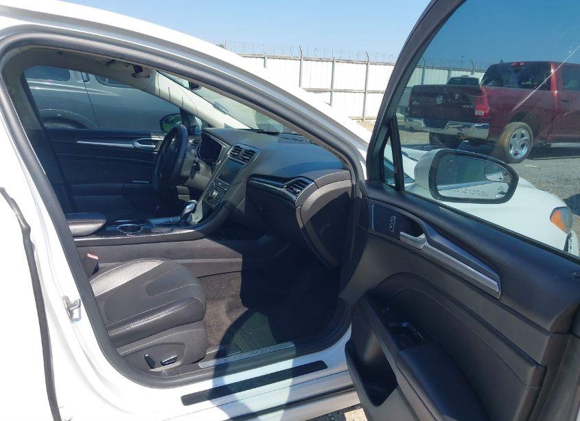 Photo 5 of 2014 Ford Fusion TITANIUM (VIN 3FA6P0D98ER139935)