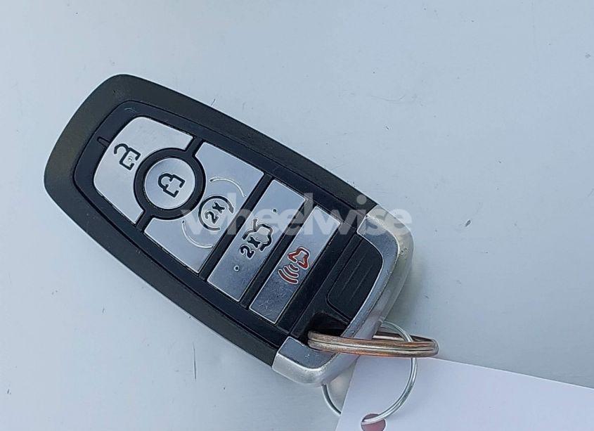 Photo 11 of 2018 Ford Fusion TITANIUM (VIN 3FA6P0D98JR124040)