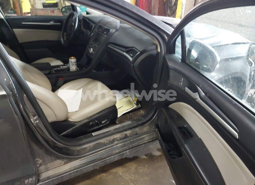 Photo 5 of 2018 Ford Fusion TITANIUM (VIN 3FA6P0D98JR205880)