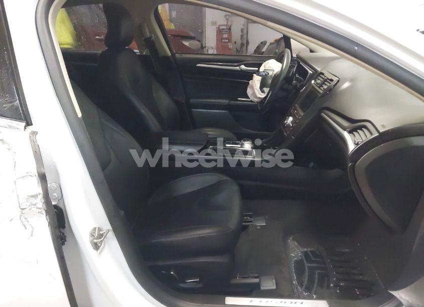 Photo 5 of 2019 Ford Fusion TITANIUM (VIN 3FA6P0D98KR124007)