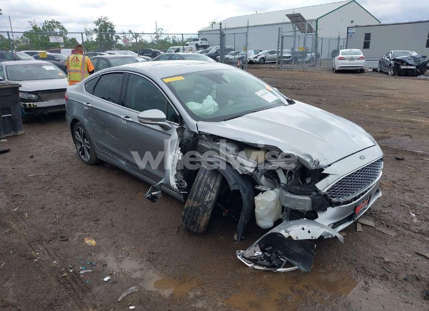 2020 Ford Fusion TITANIUM (VIN 3FA6P0D98LR115437) main photo