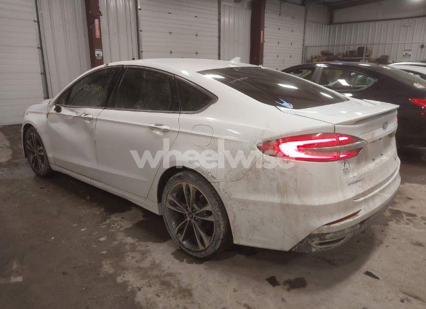 Photo 3 of 2020 Ford Fusion TITANIUM (VIN 3FA6P0D99LR131002)