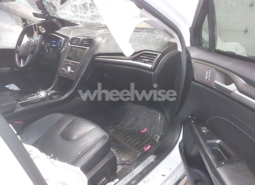 Photo 5 of 2020 Ford Fusion TITANIUM (VIN 3FA6P0D99LR131002)