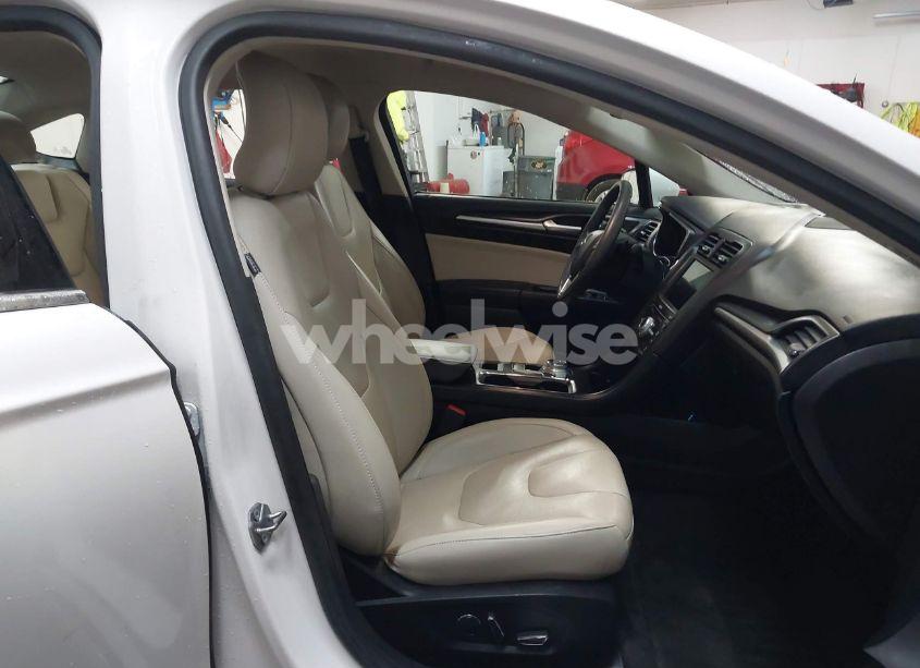 Photo 5 of 2018 Ford Fusion TITANIUM (VIN 3FA6P0D9XJR155029)