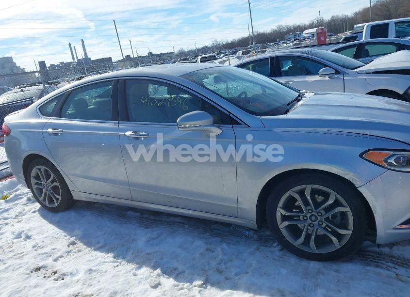 Photo 13 of 2018 Ford Fusion TITANIUM (VIN 3FA6P0D9XJR155161)