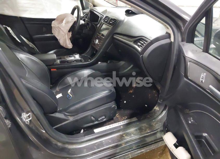 Photo 5 of 2020 Ford Fusion TITANIUM (VIN 3FA6P0D9XLR138007)