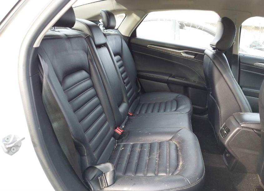 Photo 8 of 2019 Ford Fusion SEL (VIN 3FA6P0E94KR145158)