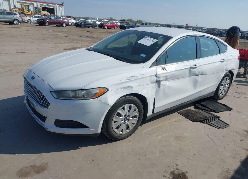 Photo 2 of 2013 Ford Fusion S (VIN 3FA6P0G70DR205404)