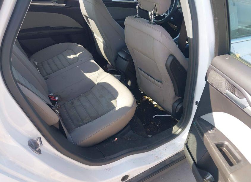 Photo 8 of 2013 Ford Fusion S (VIN 3FA6P0G70DR205404)