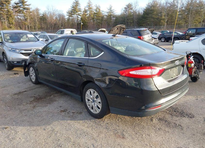 Photo 3 of 2013 Ford Fusion S (VIN 3FA6P0G70DR210537)