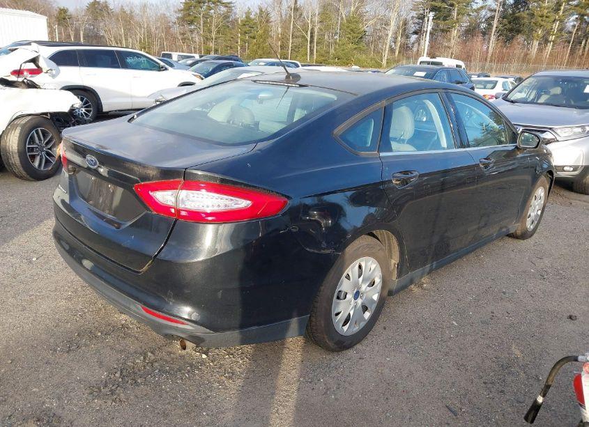 Photo 4 of 2013 Ford Fusion S (VIN 3FA6P0G70DR210537)