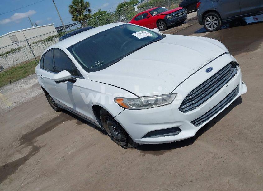 2013 Ford Fusion S (VIN 3FA6P0G70DR318768) main photo