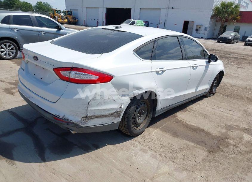 Photo 4 of 2013 Ford Fusion S (VIN 3FA6P0G70DR318768)