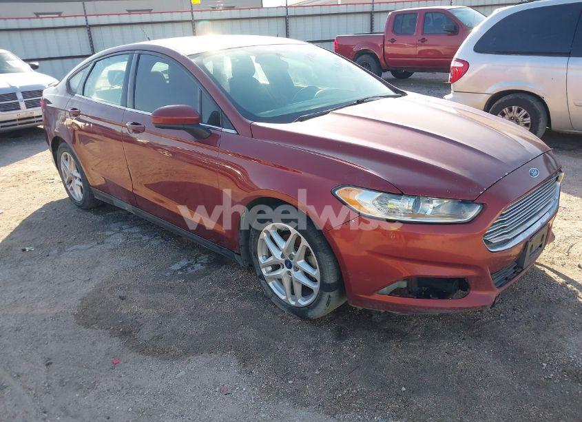 2014 Ford Fusion S (VIN 3FA6P0G70ER110570) main photo