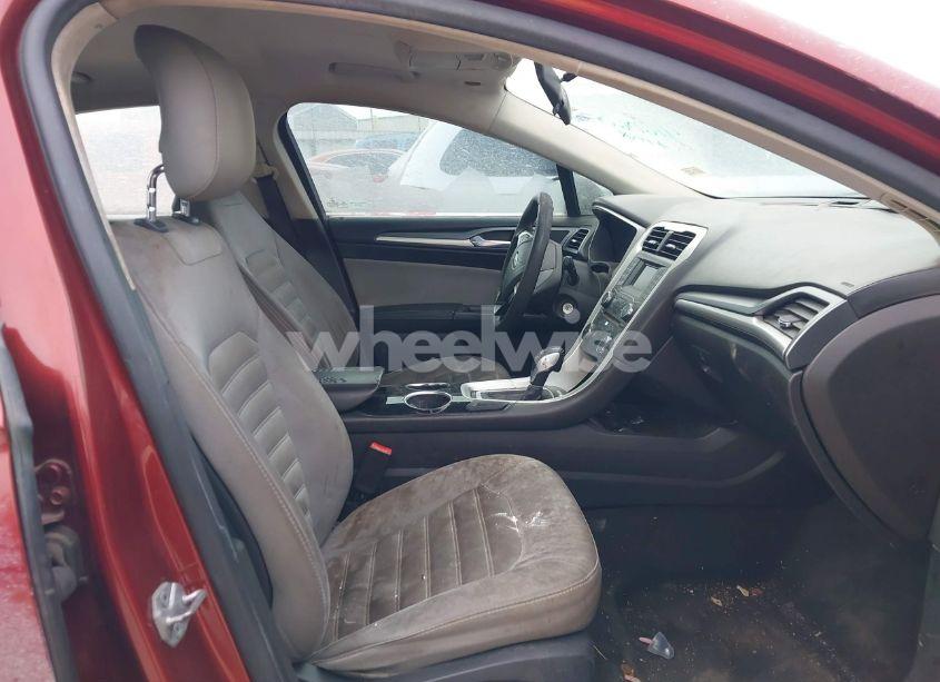 Photo 5 of 2014 Ford Fusion S (VIN 3FA6P0G70ER110570)