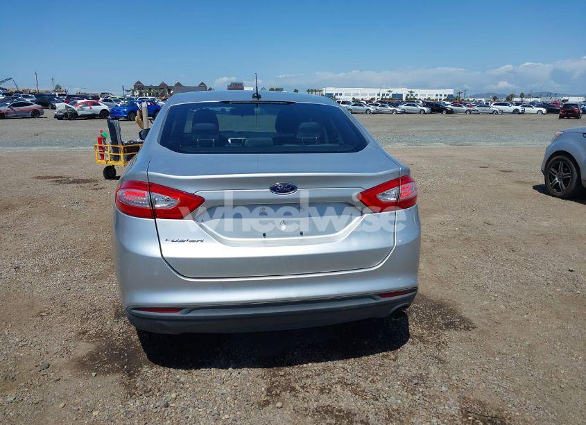 Photo 16 of 2014 Ford Fusion S (VIN 3FA6P0G70ER228960)
