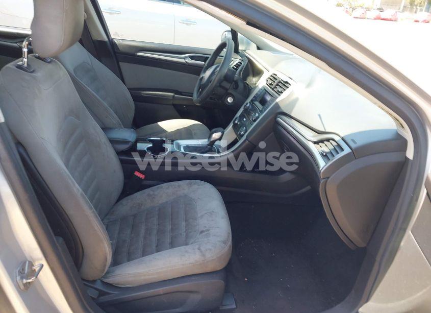 Photo 5 of 2014 Ford Fusion S (VIN 3FA6P0G70ER228960)