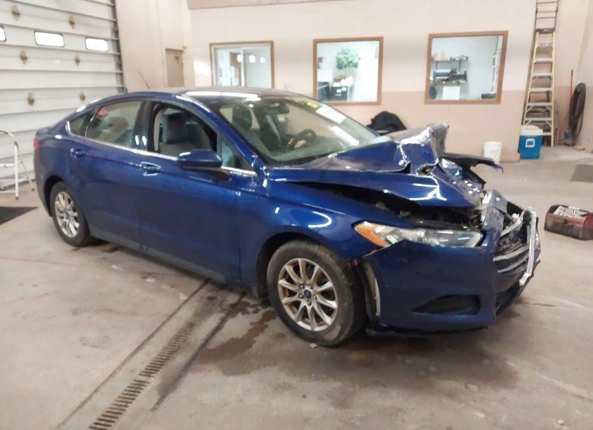 2015 Ford Fusion S (VIN 3FA6P0G70FR128049) main photo