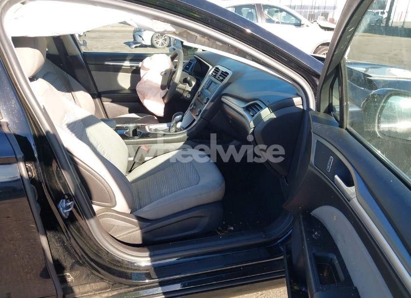 Photo 5 of 2016 Ford Fusion S (VIN 3FA6P0G70GR375847)