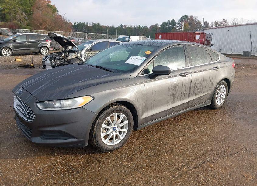 Photo 2 of 2016 Ford Fusion S (VIN 3FA6P0G70GR404120)