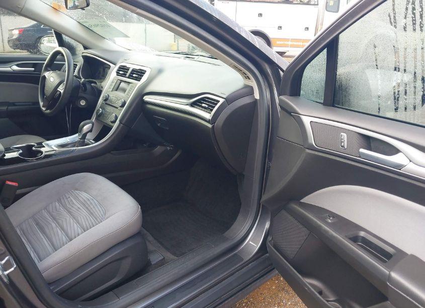 Photo 5 of 2016 Ford Fusion S (VIN 3FA6P0G70GR404120)