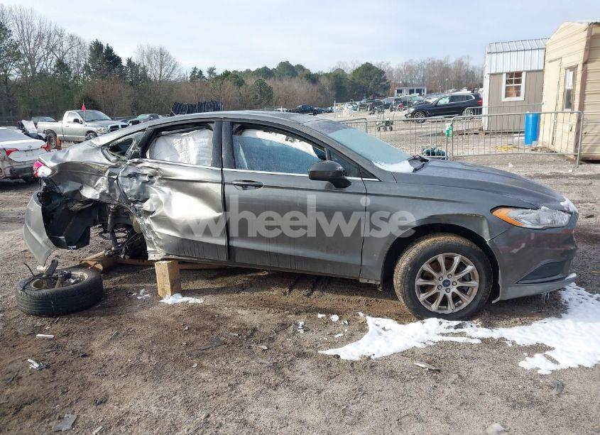 Photo 13 of 2017 Ford Fusion S (VIN 3FA6P0G70HR196726)