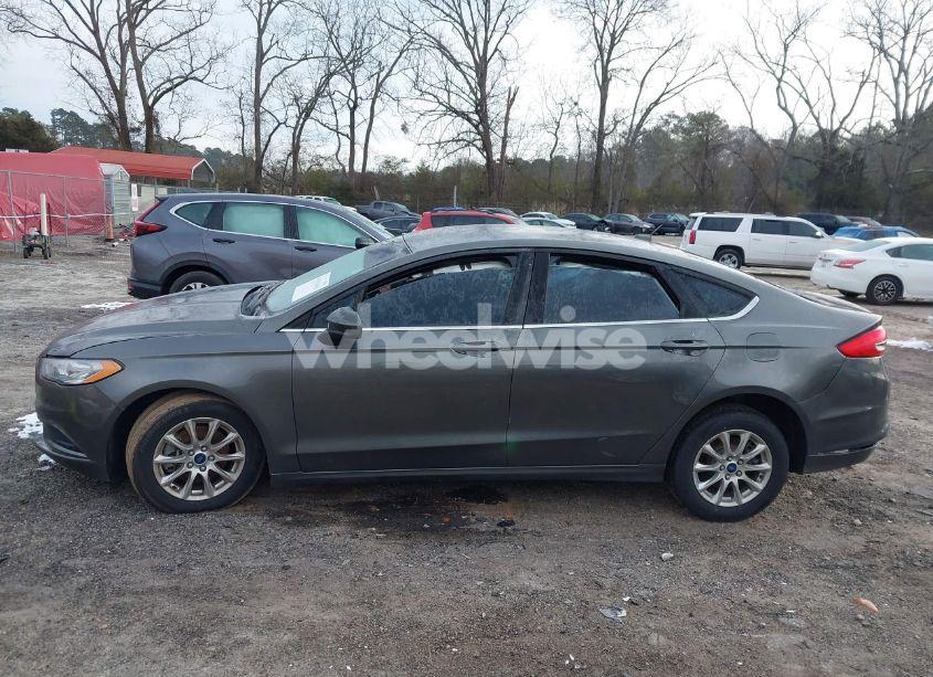 Photo 14 of 2017 Ford Fusion S (VIN 3FA6P0G70HR196726)