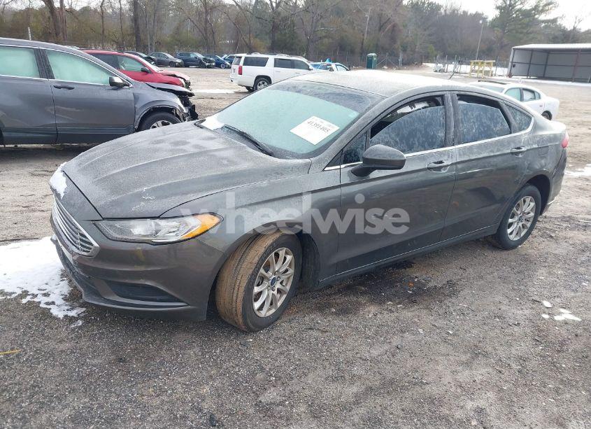 Photo 2 of 2017 Ford Fusion S (VIN 3FA6P0G70HR196726)