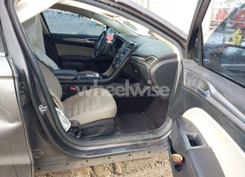 Photo 5 of 2017 Ford Fusion S (VIN 3FA6P0G70HR196726)