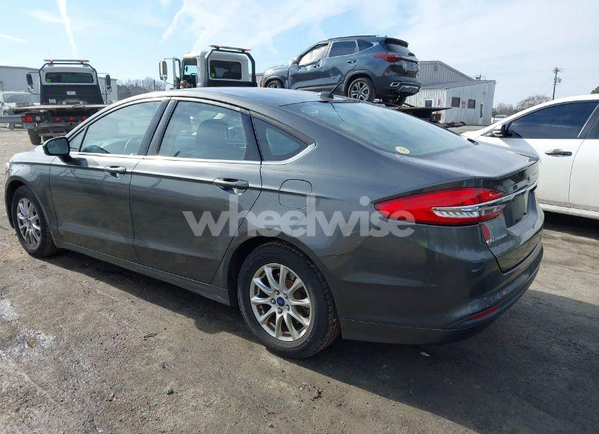 Photo 3 of 2017 Ford Fusion S (VIN 3FA6P0G70HR207482)