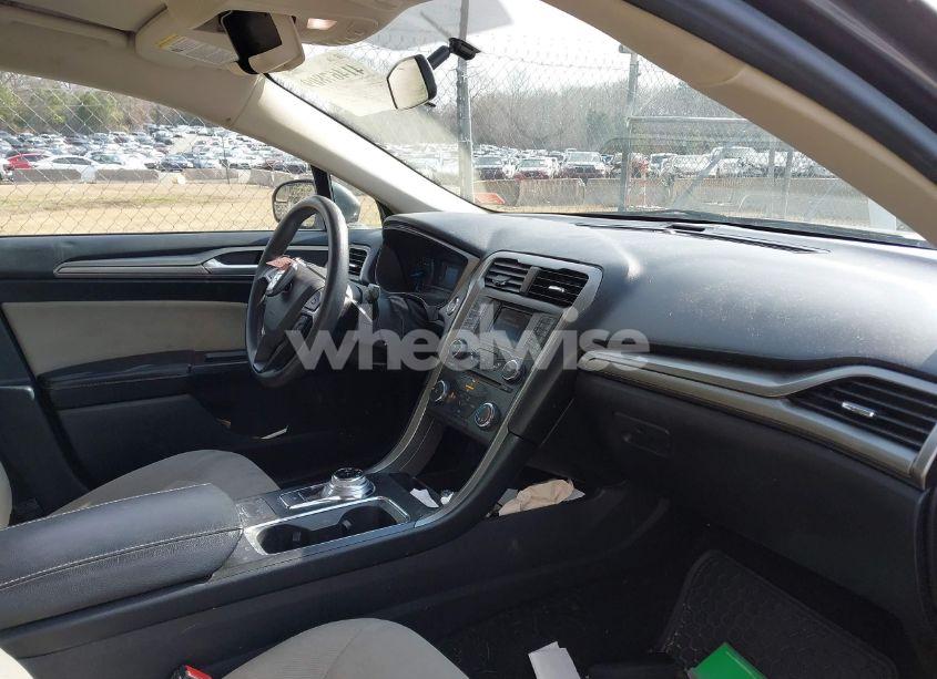 Photo 5 of 2017 Ford Fusion S (VIN 3FA6P0G70HR207482)